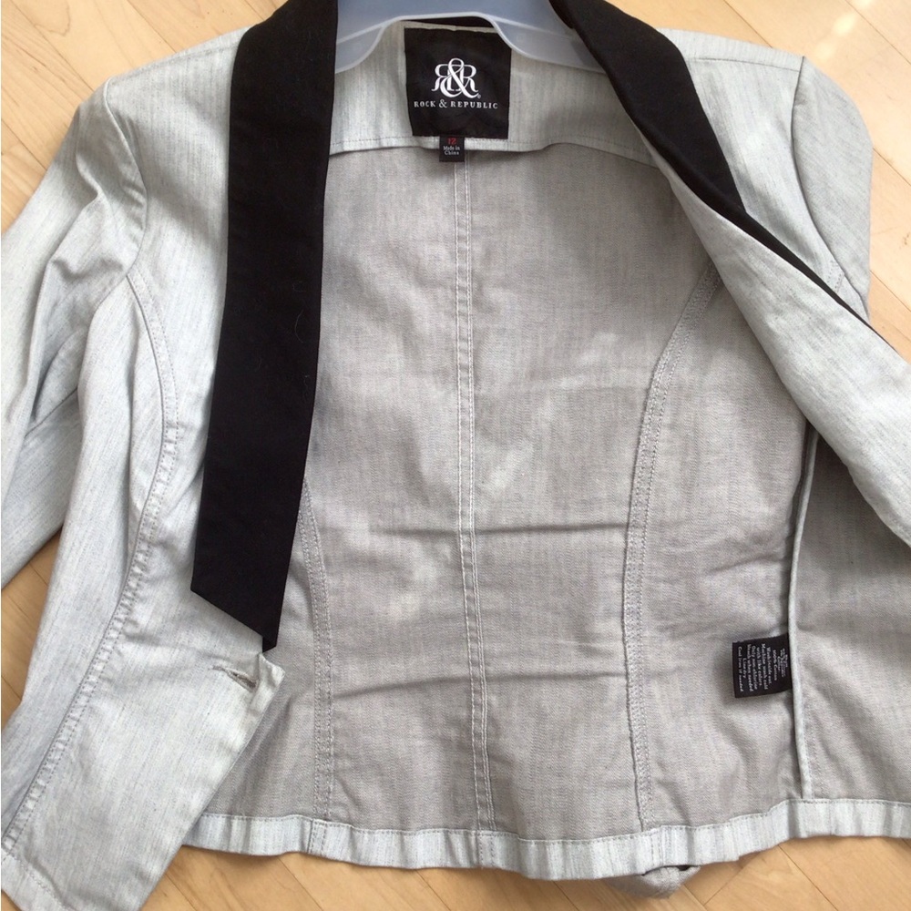 Rock & Republic Women's Gray Blazer with Black Collar - Picture 8 of 12